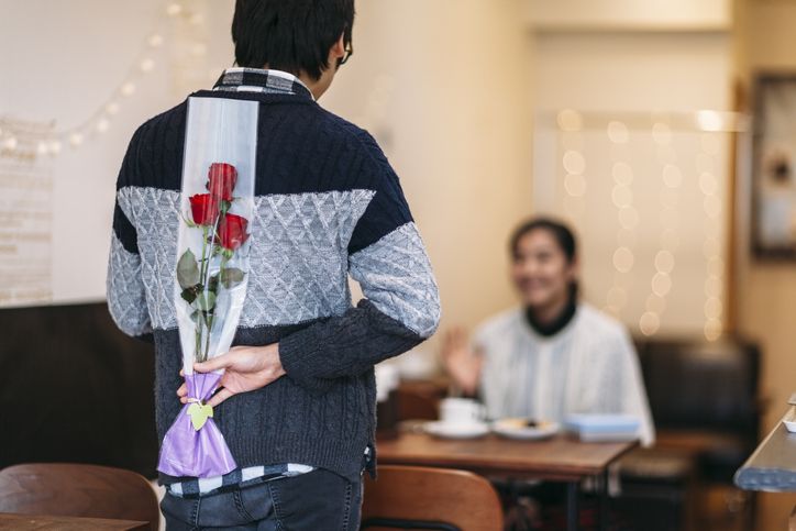 Kawan Puan berpikir marriage is scary? Kenali dulu kepribadian laki-laki sejak pertama bertemu dengan memperhatikan hal-hal berikut!