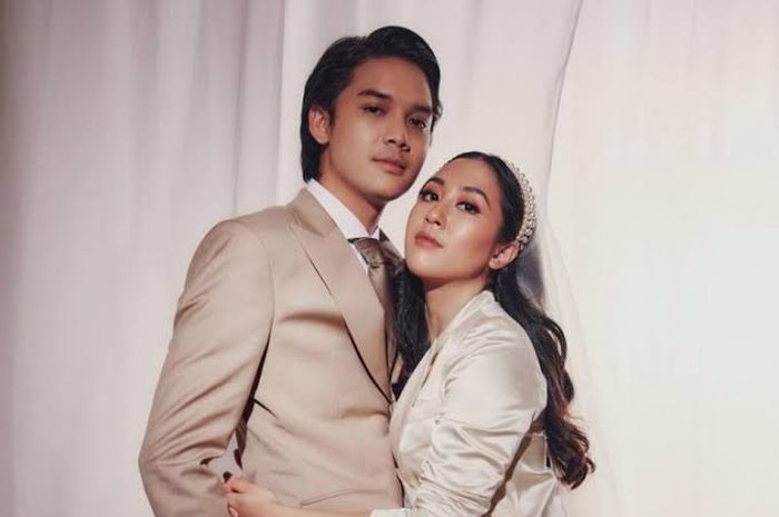 Sherina Munaf gugat cerai sang suami, Baskara Mahendra. Ini beberapa penyebab mengapa rumah tangg runtuh.