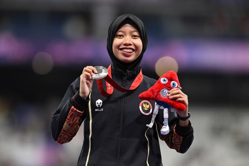 Karisma Evi tak hanya meraih medali perak di Paralimpiade Paris, tetapi juga menjadi inspirasi bagi atlet difabel untuk bisa meraih kesempatan serupa.