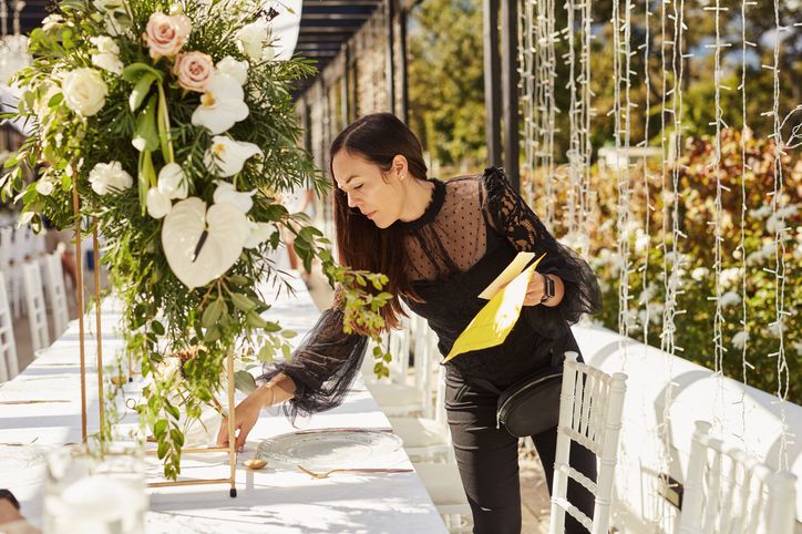 Bisnis wedding planner kini banyak digandrungi anak muda. Jika kamu ingin memulainya, simak dulu tips berikut.