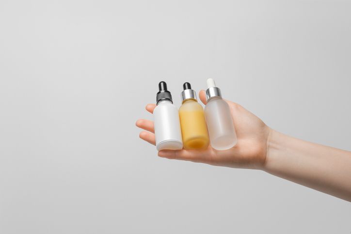 Tips memilih produk skincare yang tepat dan sesuai kebutuhan kulitmu. Hindari asal mencoba produk skincare yang sedang viral!