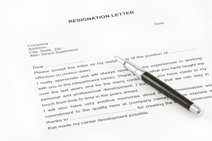 Kawan Puan, begini contoh surat resign kerja yang sederhana tapi profesional. Ada beberapa alasan umum karyawan resign yang bisa jadi panduanmu.