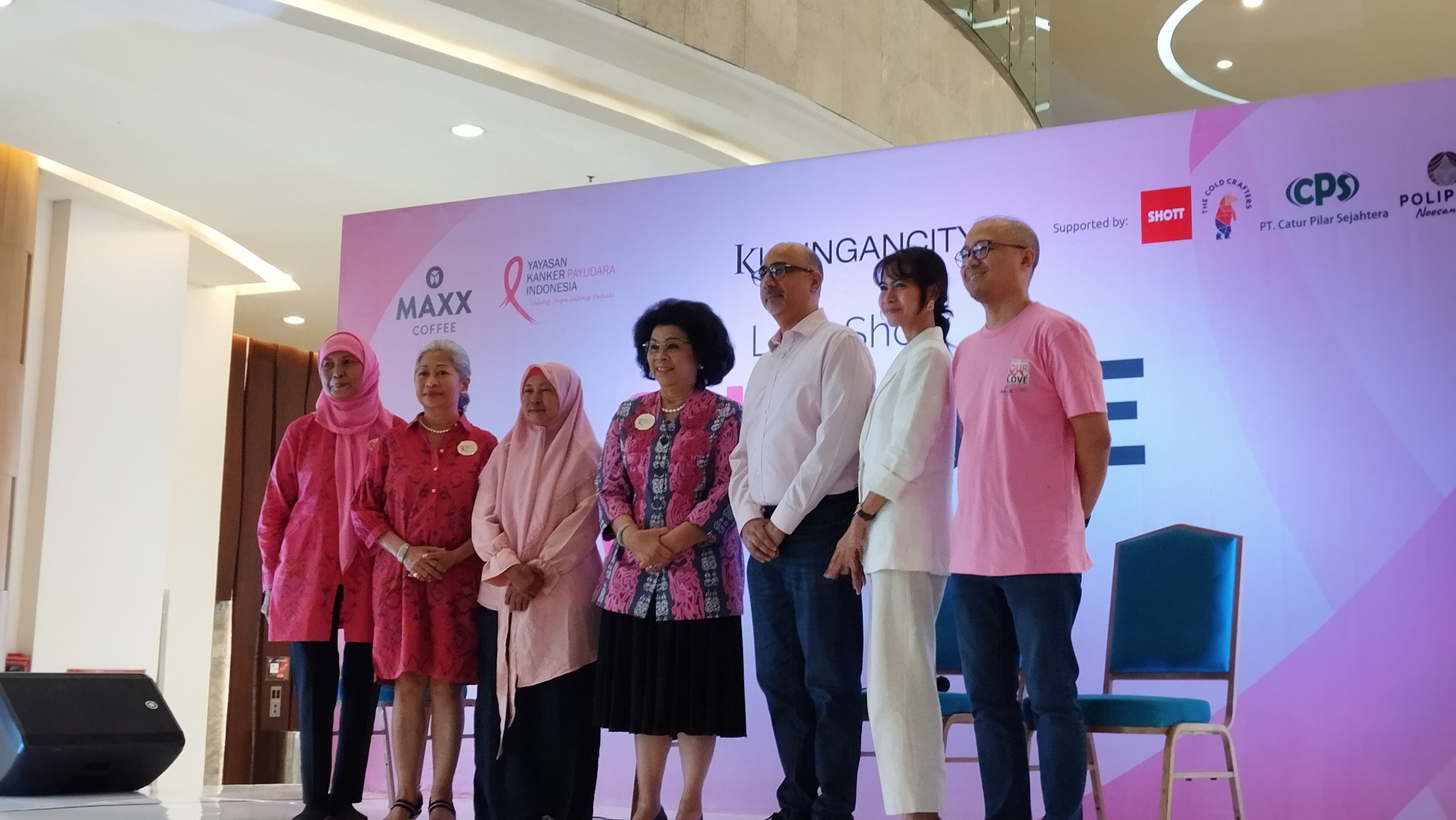 Maxx Coffee berkolaborasi dengan YKPI untuk meningkatkan kesadaran deteksi dini kanker payudara dan menjaga kesehatan mental bagi penderitanya. 