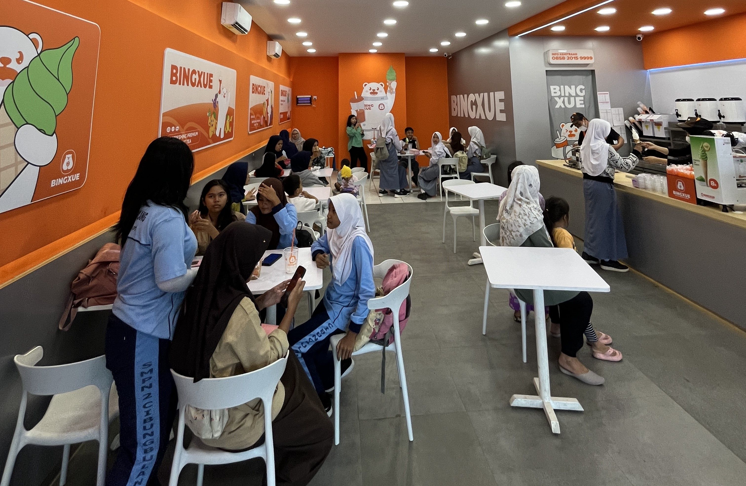 Berikut rekomendasi tempat nongkrong di tebet yang cocok untuk nongkrong, apa saja? Simak penjelasan selengkapnya!