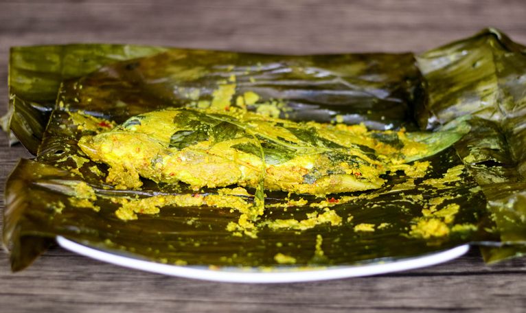 Tak butuh panci presto, rupanya begini cara memasak pepes ikan agar durinya lunak. Simak penjelasan selengkapnya!