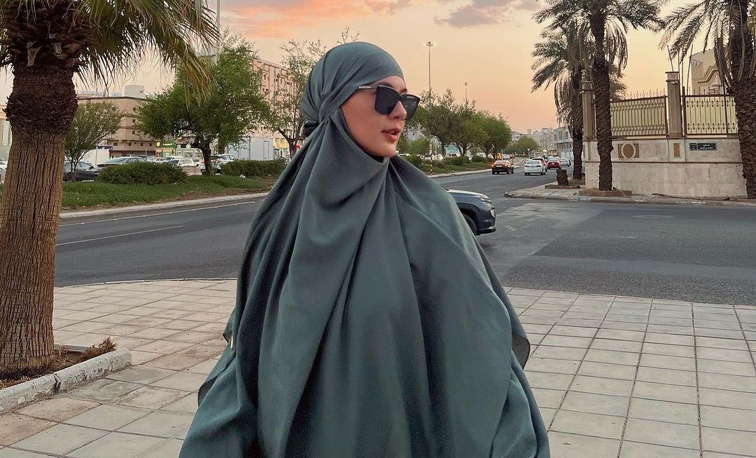 Sebelum digugat cerai Baim Wong, Paula Verhoeven sempat pergi umrah tanpa sang suami. Berikut potretnya.