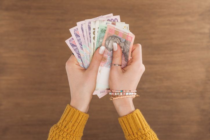 Startegi yang bisa dilakukan untuk mengatasi Middle Income Trap yang tengah menjadi fenomena di banyak negara berkembang termasuk Indonesia.