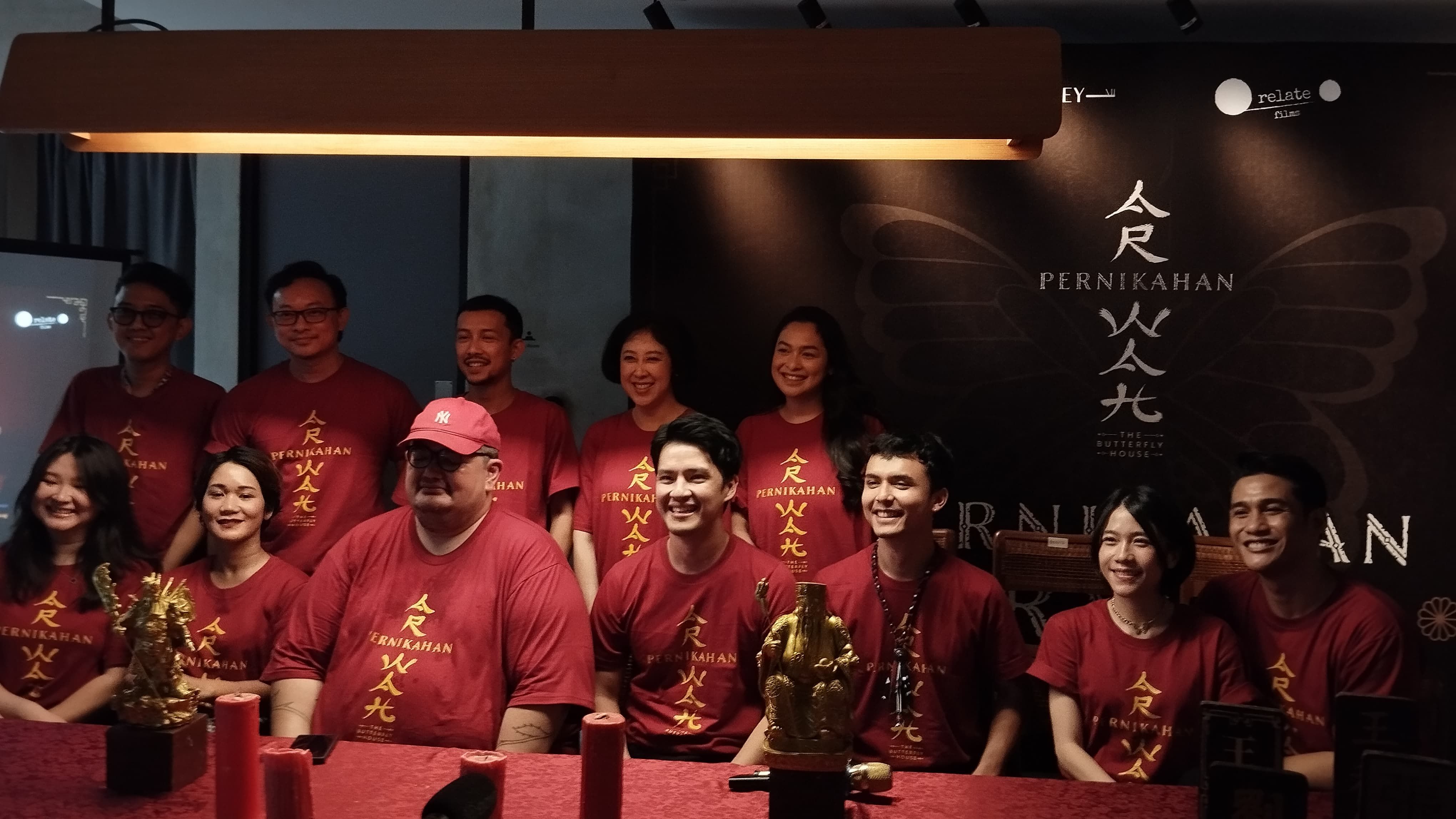 Fakta menarik film Pernikahan Arwah: sutradara mengalami kejadian aneh di hotel, sementara Morgan ternyata seorang penakut.