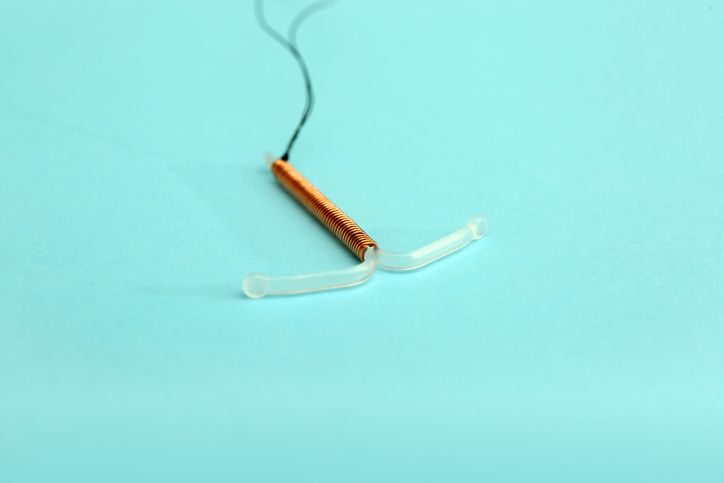 Berhubungan intim bagi perempuan pengguna IUD terasa menyakitkan? Apa penyebab dan normalkan kondisi tersebut? SImak informasi berikut!