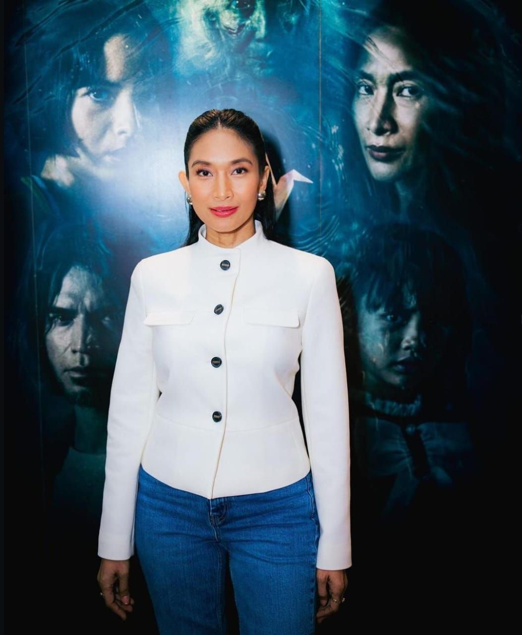 Happy Salma menghadapi tantangan belajar motor demi mendalami perannya di film *Tebusan Dosa*, yang tayang 17 Oktober 2024.