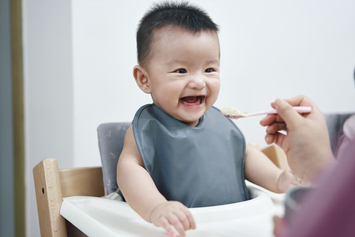 Termasuk susu sapi, ini beberapa jenis makanan dan minuman yang sebaiknya tidak diberikan ke bayi di bawah 1 tahun.