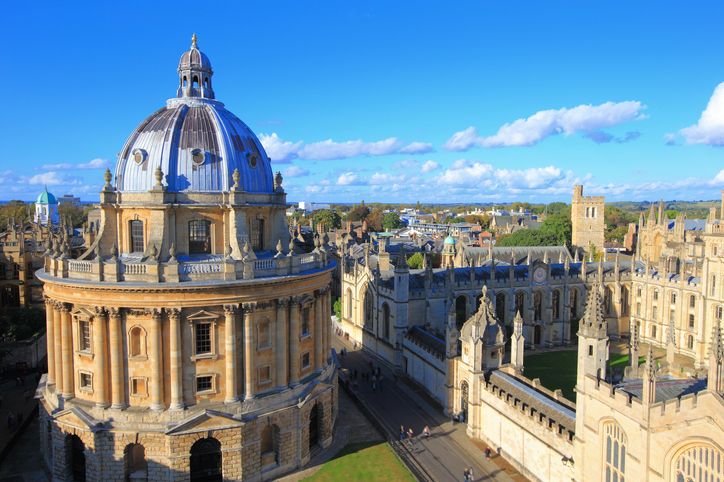Syarat dan cara mendaftar beasiswa kuliah S2 tanpa batas usia di Oxford University Inggris. Yuk, coba daftar!