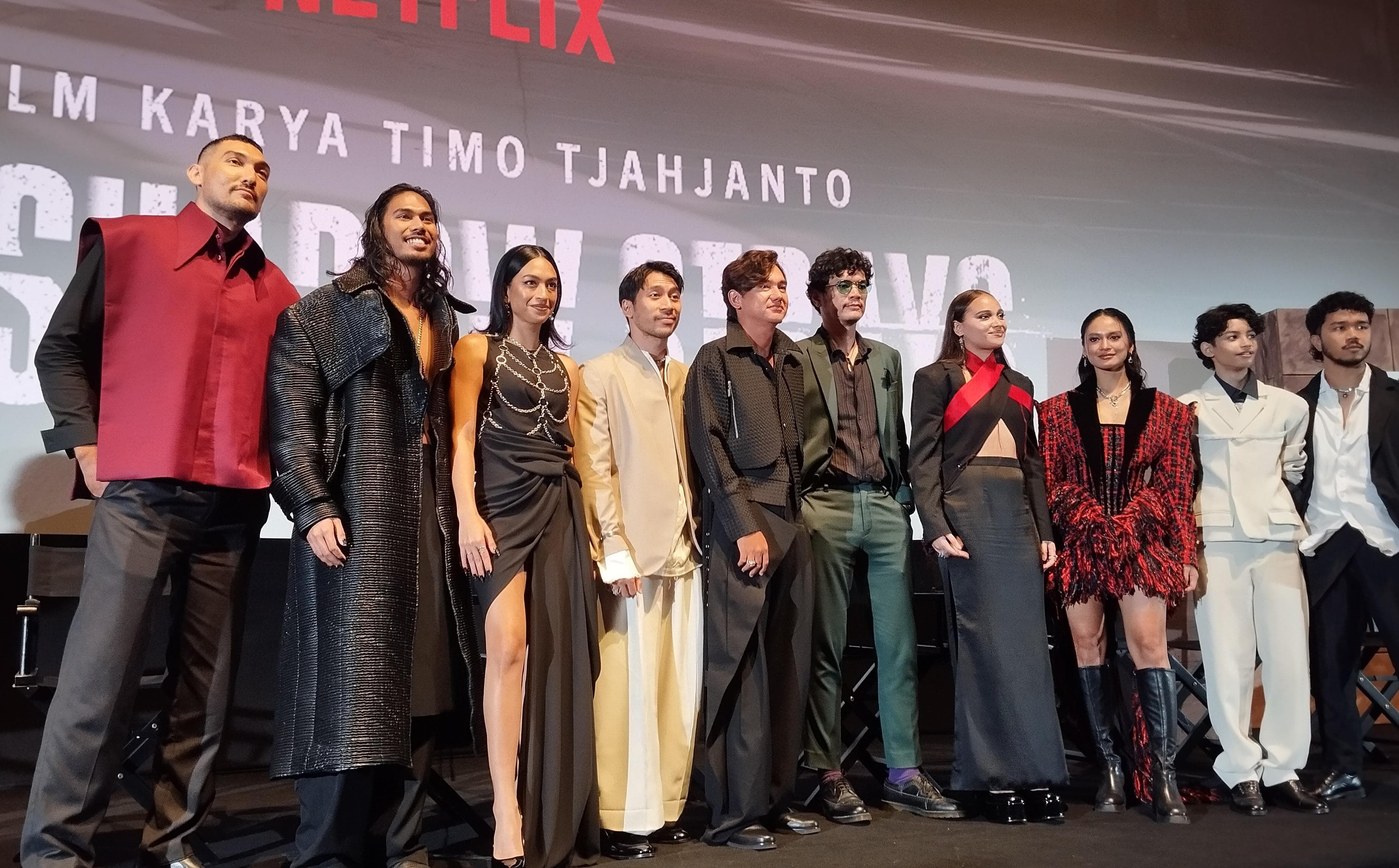 The Shadow Strays adalah film aksi terbaru dari Timo Tjahjanto, mengisahkan agen pembunuh bayaran yang berjuang mencari remaja yang dikenalnya.