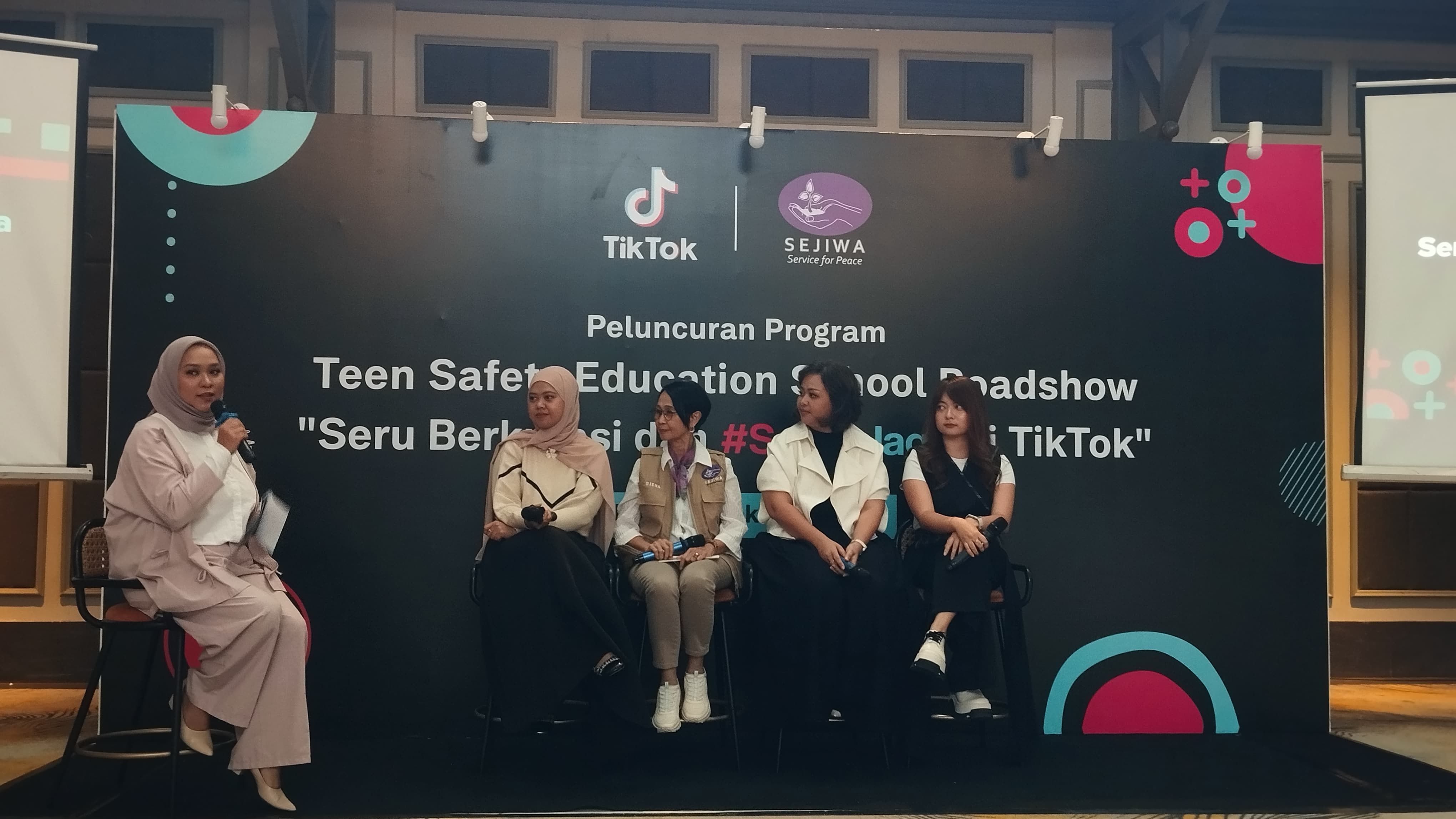 TikTok bersama SEJIWA Foundation mempersembahkan program School Roadshow: Seru Berkreasi dan #SalingJaga di TikTok. Untuk mendukung kreativitas remaja