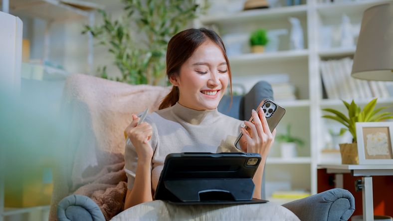 Kawan Puan sudah menikah dan sedang bekerja freelancer? Ini tips menjalankannya agar dapatkan work life balance.
