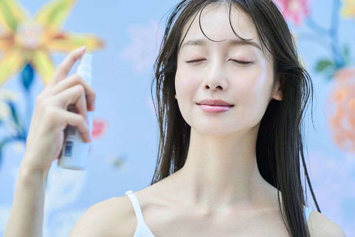Mengenal manfaat face mist dan cara tepat menggunakannya dalam rutinitas harian perawatan kulit wajah.