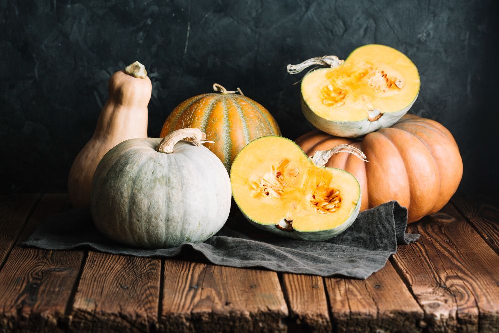 Labu kuning identik dengan dekorasi perayaan Halloween. Lantas, adakah manfaatnya untuk kesehatan tubuh?