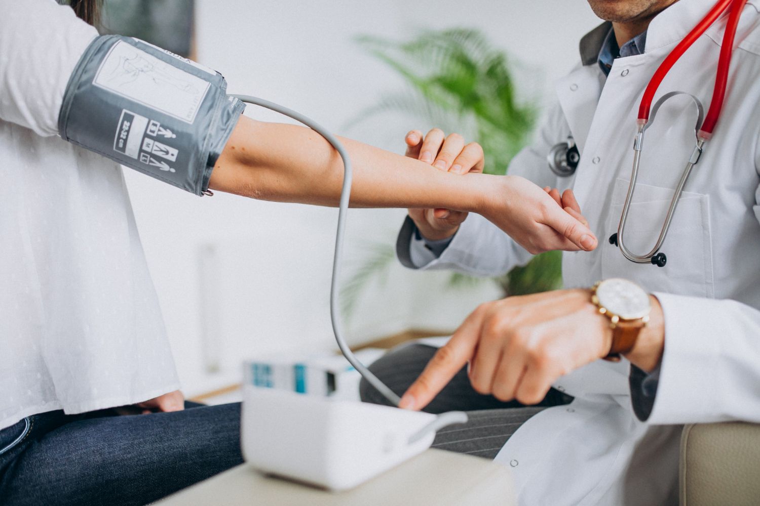 Pemerintah wacanakan medical check up gratis untuk yang sedang berulang tahun. Akan berlaku mulai 2025.