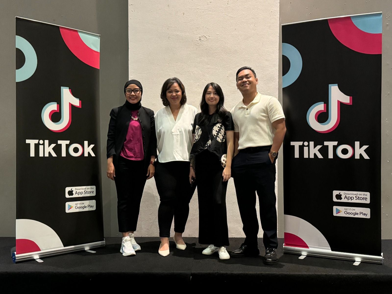 TikTok bersama WIUI, SIBERKREASI, & kreator Rye mengedukasi masyarakat pentingnya berpikir kritis dan memverifikasi konten untuk hindari misinformasi.