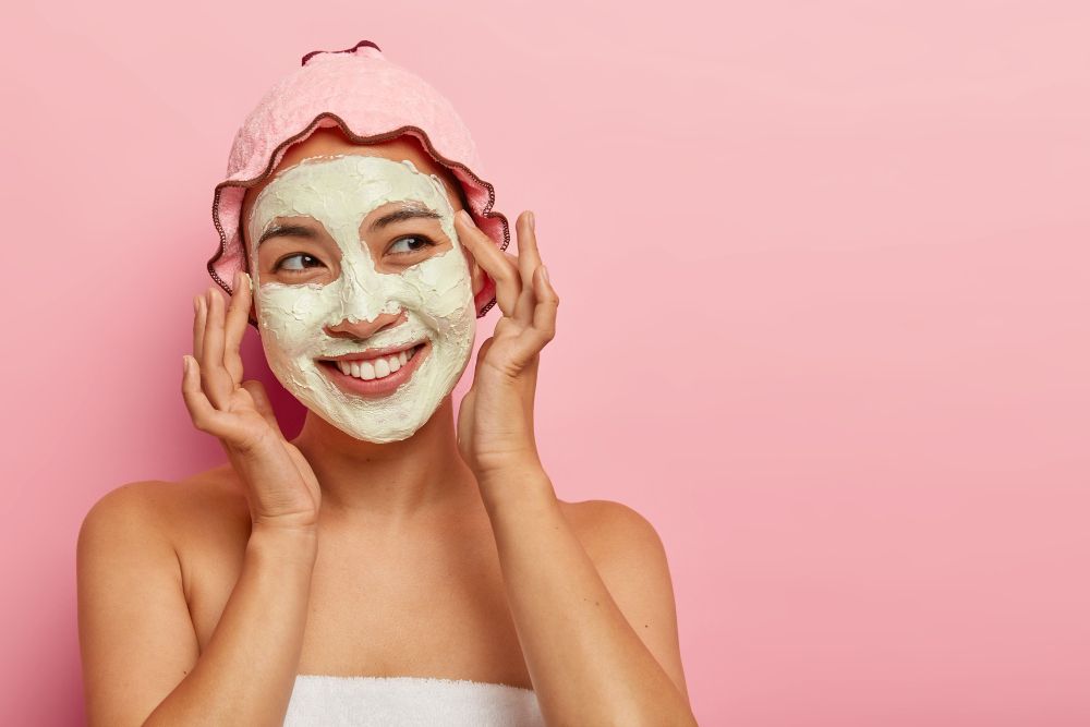 Manfaatkan promo tanggal cantik 11.11, berikut rekomendasi mugwort clay stick mask dengan harga terjangkau di Shopee.