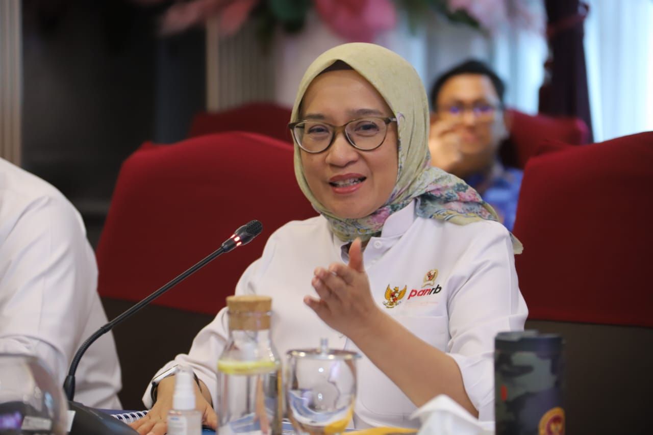 Begini usul dari Menpan RB Rini Widyantini terkait pengisian aparatur sipil negara (ASN) di kementerian baru.