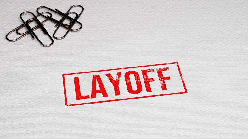 Penting untuk diketahui, berikut ini berbagai hak yang akan diperoleh karyawan terdampak layoff atau PHK. Apa saja?