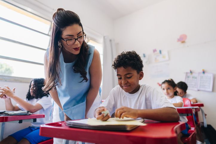 Veronica Tan menekankan pentingnya kreativitas guru PAUD melalui Kurikulum Merdeka untuk mendukung pendidikan fleksibel, inovatif, serta menanamkan nilai karakter dan kebangsaan pada anak.