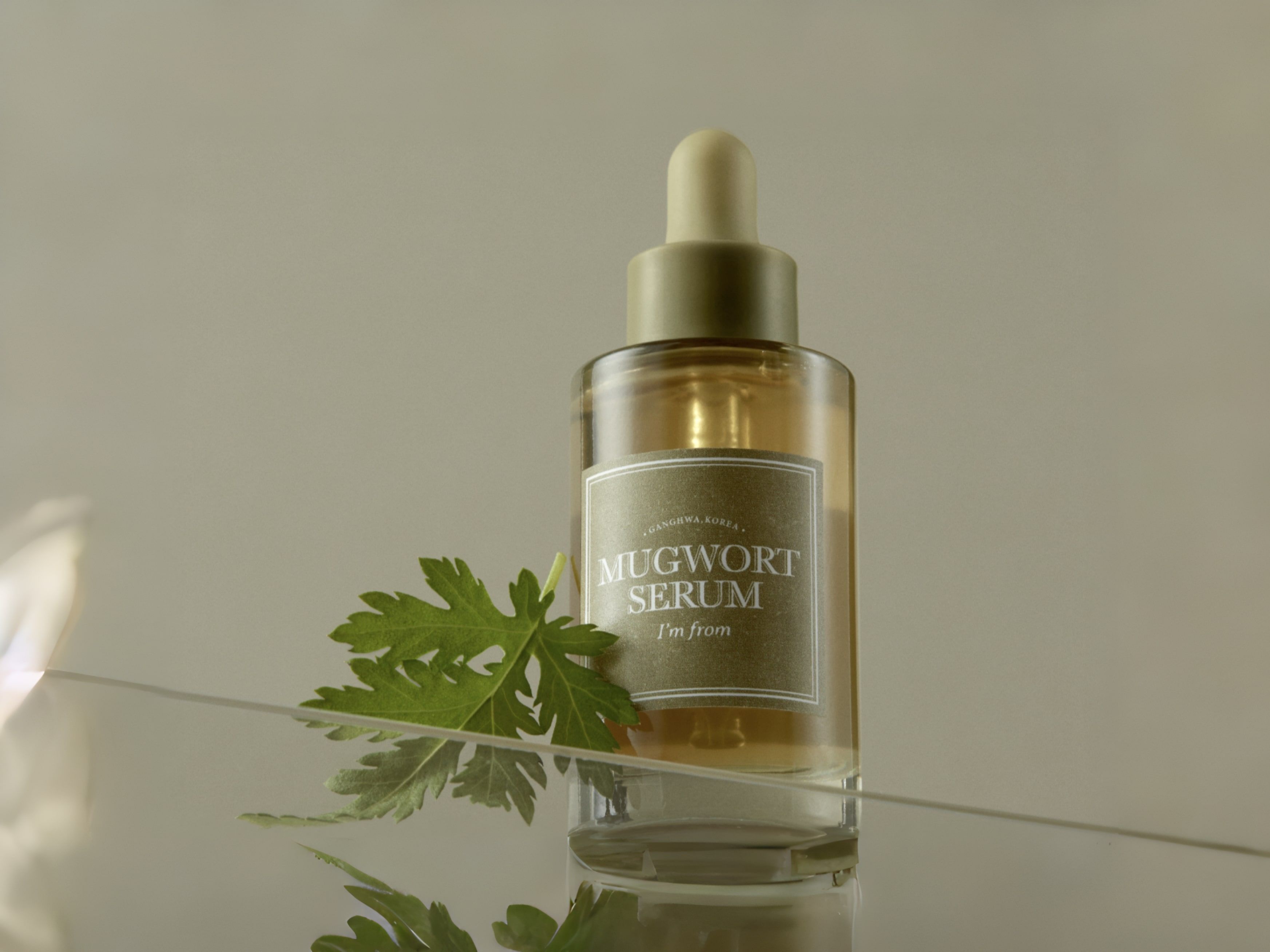 Kandungannya sedang jadi tren di kalangan beauty enthusiast, ini rekomendasi serum mugwort dari Korea Selatan.