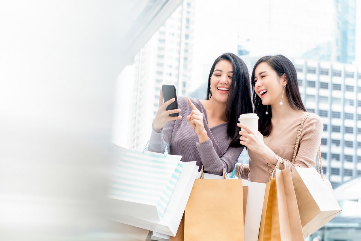Agar belanja nyaman dan aman, penting untuk memilih proteksi finansial atas kerusakan dan kehilangan barang yang dibeli seperti Lifestyle Protection.