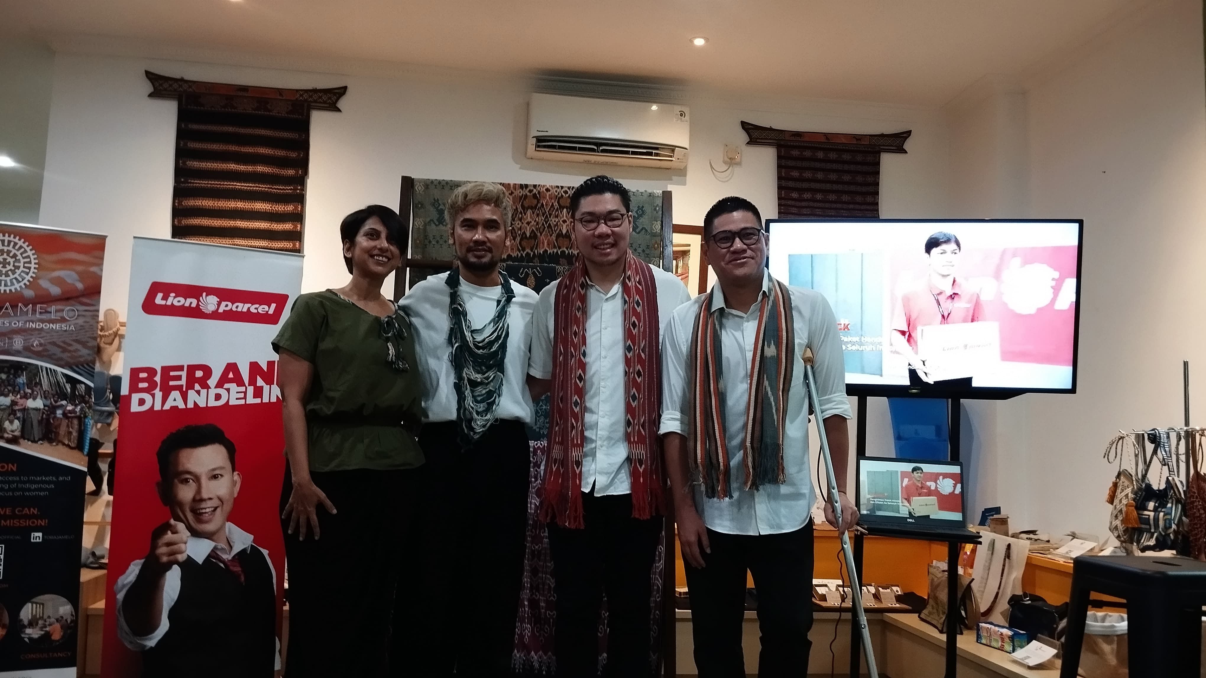 Lion Parcel bersama TORAJAMELO mendukung distribusi produk fesyen berkelanjutan, memperkuat pemberdayaan perempuan dan pelestarian budaya.