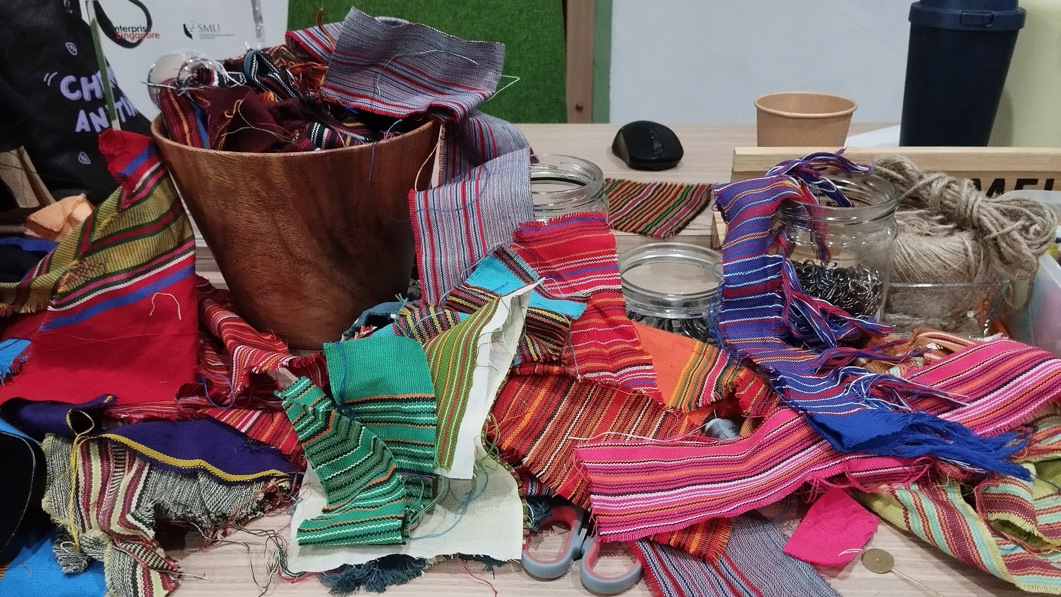 Ethical slow fashion mengedepankan kualitas, nilai autentik, dan keberlanjutan, menjawab tantangan limbah serta tren cepat dalam industri fesyen.