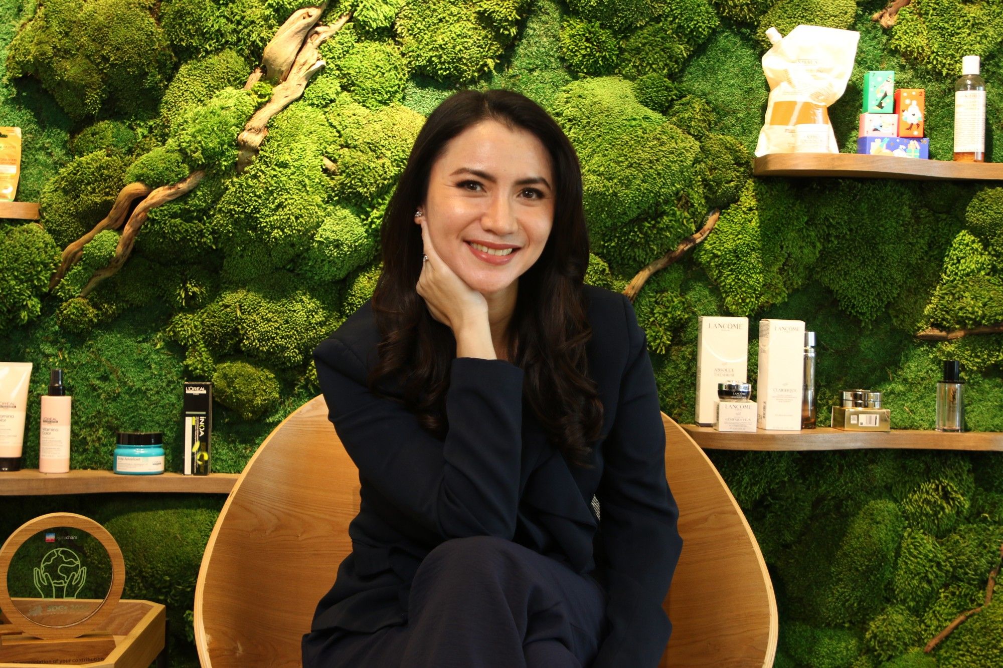Melanie Masriel, salah satu pemimpin perempuan di L'Oreal Indonesia, bagikan tantangan jadi ibu bekerja dan mimpi masa depan.