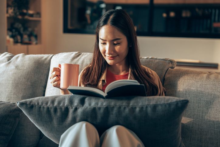 Fenomena YONO disebut bakal menggantikan YOLO di kalangan Gen Z. Kenali apa itu YONO dan bedanya dengan YOLO!