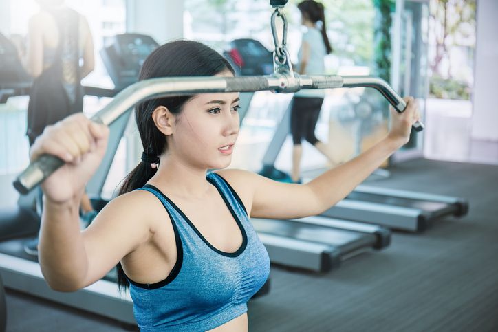 Jenis olahraga mana yang lebih baik untuk perempuan antara latihan kardio versus strength training (latihan kekuatan)?
