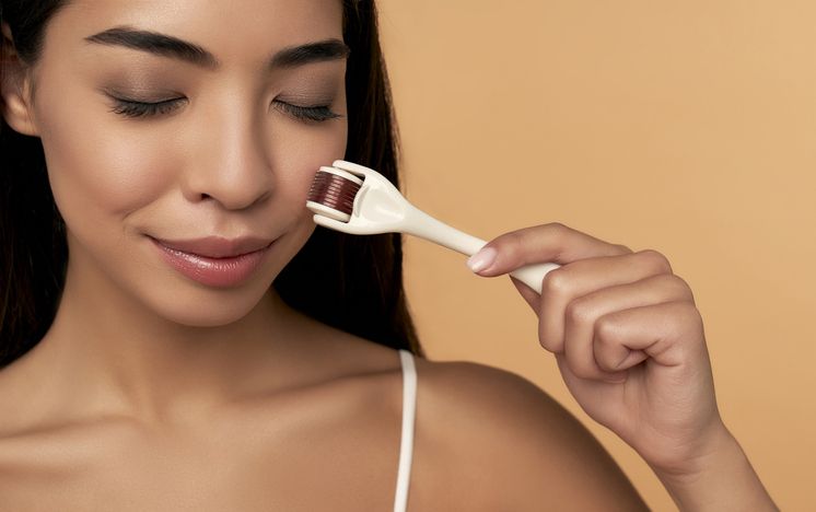 Penggunaan dermaroller memberikan berbagai manfaat pada kesehatan dan kecantikan kulit. Simak apa saja!