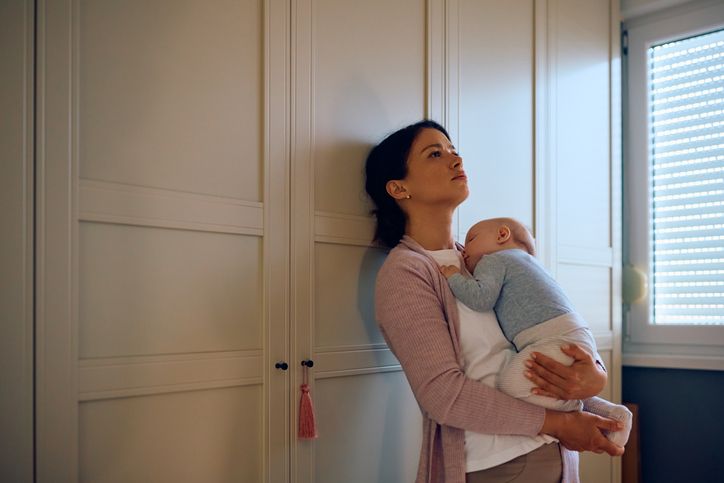 Periode pasca-kelahiran adalah masa krusial adaptasi fisik dan psikologis bagi ibu dan bayi, memerlukan perhatian serta dukungan optimal untuk kesehatan dan perkembangan keduanya.