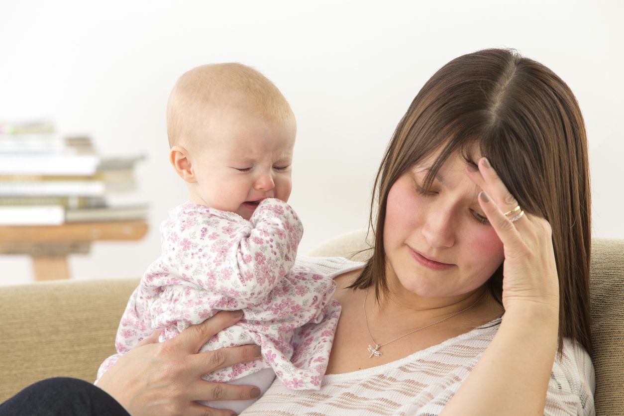 Dukungan keluarga dan perencanaan yang matang membantu ibu melewati baby blues atau depresi pasca melahirkan, menjaga kesehatan emosional, serta mempererat hubungan ibu dan bayi.