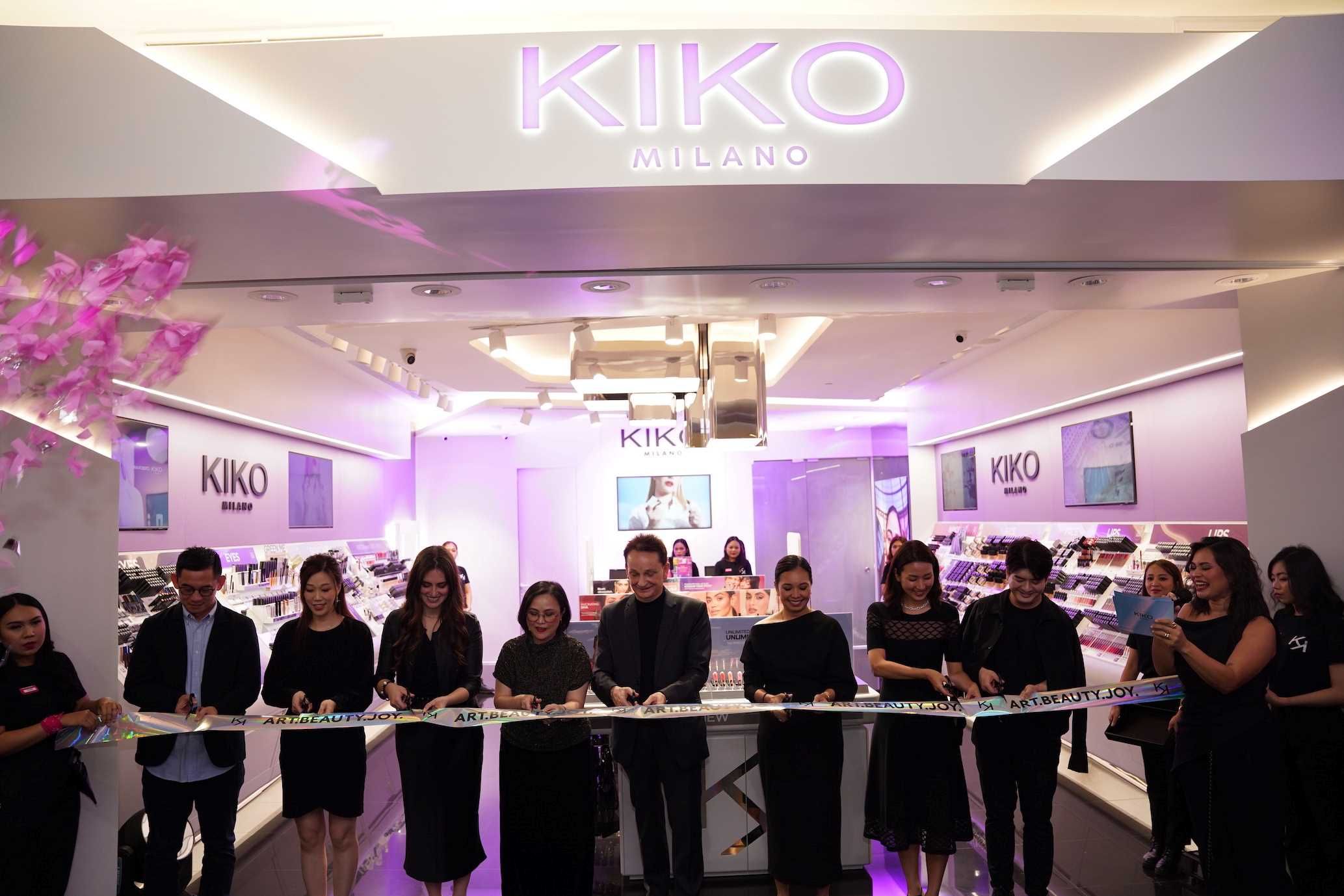 KIKO Milano menyajikan tampilan menarik, dirancang dengan standar kualitas tertinggi untuk menawarkan rangkaian produk tata rias dan perawatan kulit.