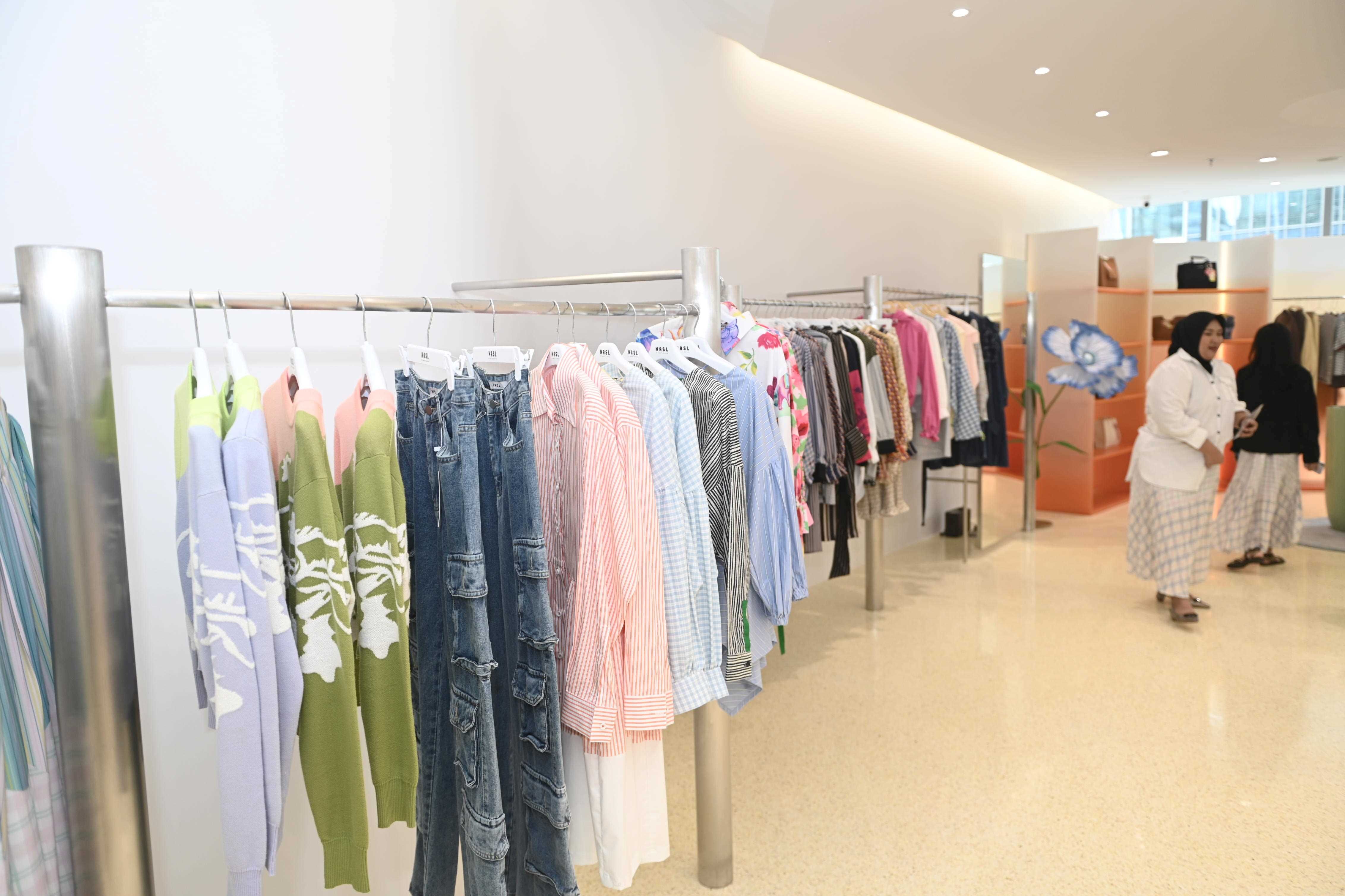 NASL by Nagita Slavina baru saja hadirkan konsep terbaru yang terletak di lantai 3 Pondok Indah Mall 3.