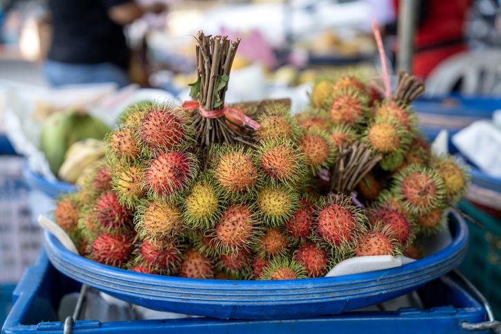 Jangan hanya memperhatikan warna kulit rambutan yang merah, ternyata ini ciri-ciri buah rambutan manis.