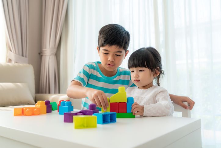 Bermain memiliki banyak manfaat bukan hanya untuk anak, tetapi juga orang tua. Berikut penjelasan selengkapnya!