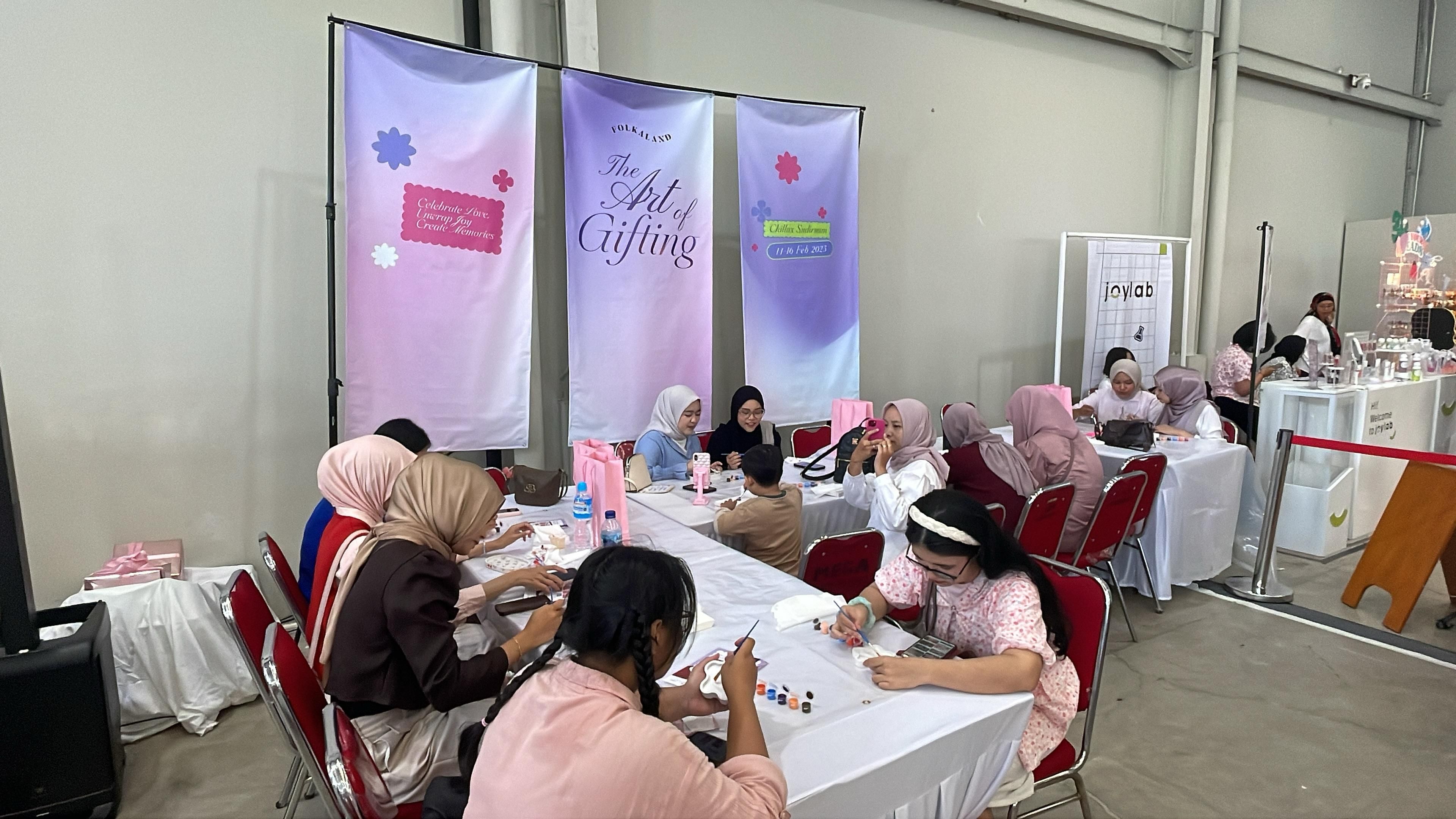 Folkaland hadirkan The Art of Gifting dengan berbagai kegiatan kreatif dan menyenangkan di Jakarta saat Hari Valentine.