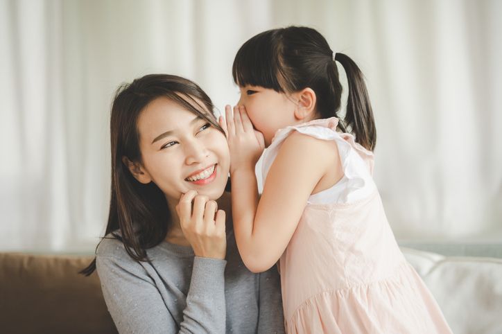Keterlambatan bahasa dapat memengaruhi perkembangan anak. Dialogic reading terbukti efektif membantu anak berbicara lebih baik sekaligus mempererat ikatan emosional dengan orang tua.