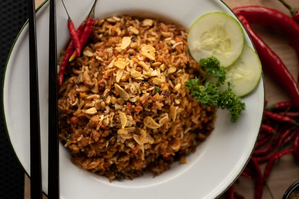Beras merah bisa diolah menjadi nasi goreng yang nikmat. Berikut bahan dan cara mengolahnya, simak selengkapnya!