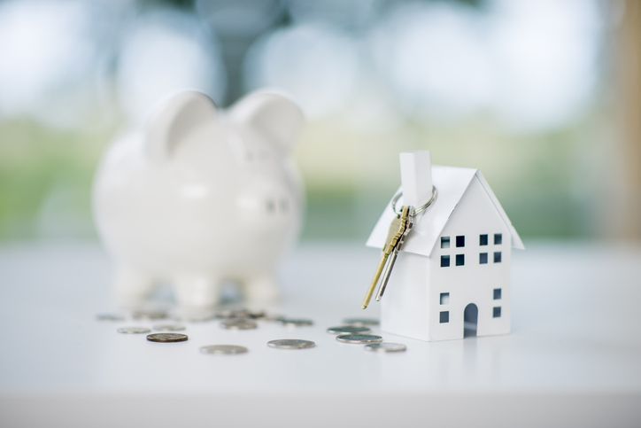 Selain meningkatkan skor kredit, ini tips finansial agar perempuan mandiri bisa beli rumah sendiri. Apa saja?