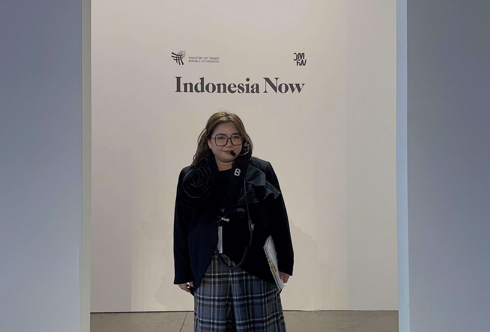 Di balik fashion Indonesia yang makin dikenal di kancah global, ternyata ada peran Dina Barber Eski, Founder Indonesia Now. Ini kiprahnya.