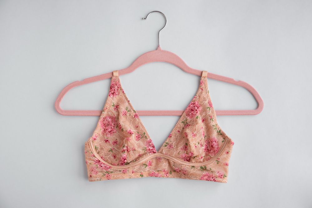 Sering jadi pertanyaan, seberapa sering bra perempuan harus dicuci? Berikut jawaban beberapa pakar, simak selengkapnya.