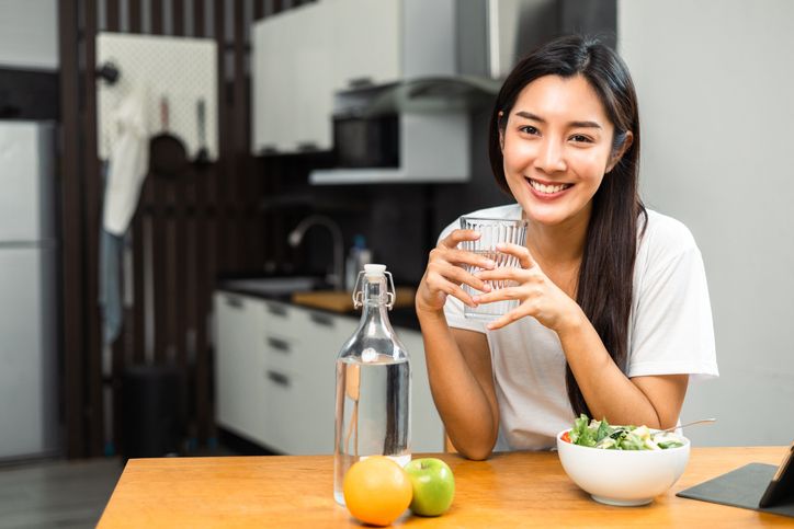 Menghindari kesalahan saat sarapan, seperti melewatkannya atau kurang asupan protein, membantu tubuh lebih bertenaga, menjaga konsentrasi, dan mendukung kesehatan sepanjang hari.