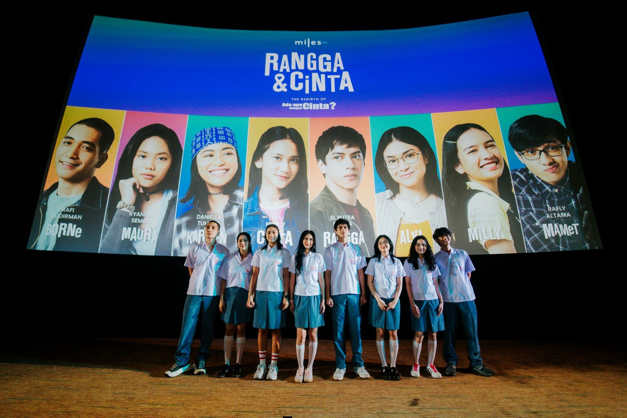 Film musikal Rangga & Cinta yang merupakan remake dari Ada Apa Dengan Cinta? jadi sorotan karena menghadirkan wajah baru di dunia hiburan.