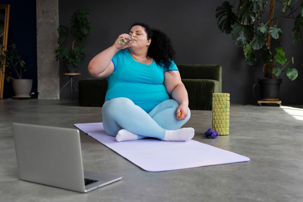 Ternyata, ini olahraga terbaik untuk perempuan dengan masalah obesitas, mulai dari berjalan kaki hingga yoga!